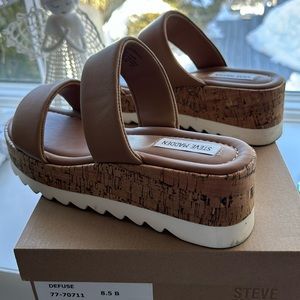 Steve Madden sandalTan leather. Great condition